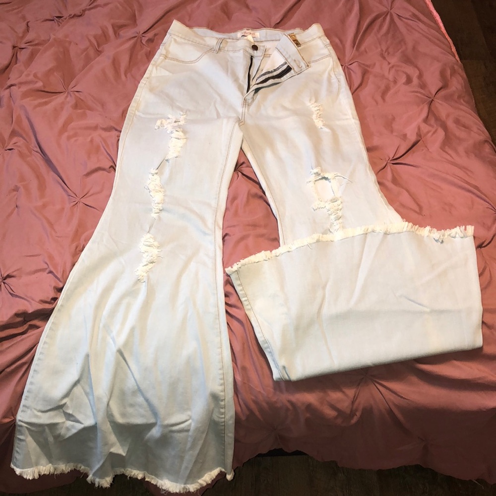 RIPPED BELL BOTTOM JEANS- Size 2x